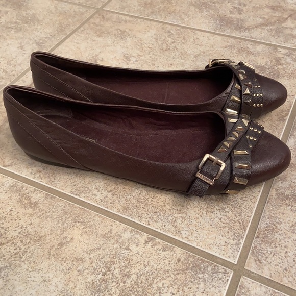 BCBGeneration Flats NWOT - Picture 2 of 5